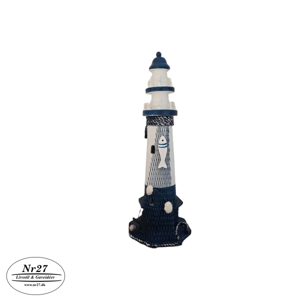 Fyrtrn i tr med skaller