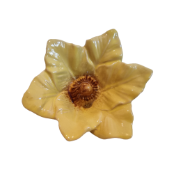 Blomst i gul keramik 9 x 13cm